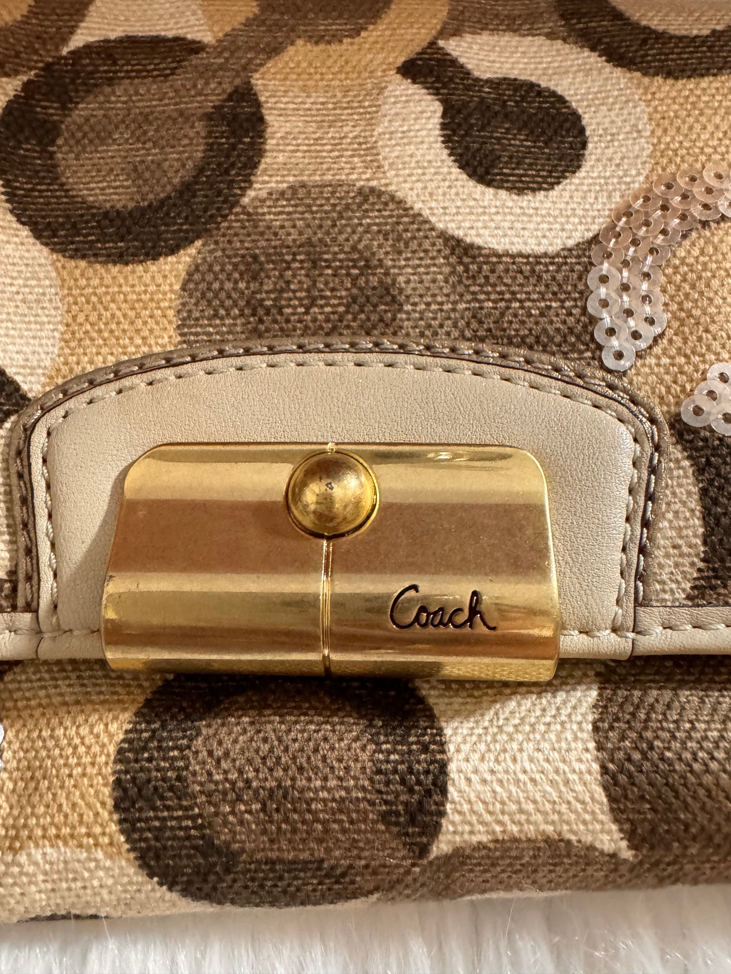 Coach Kristen Op Art Wristlet Clutch Wallet.