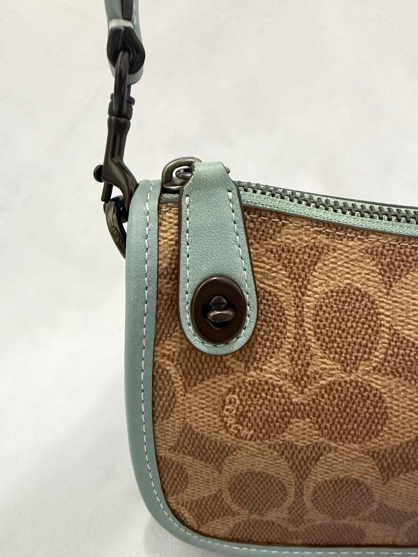 Coach Swinger Bag 20