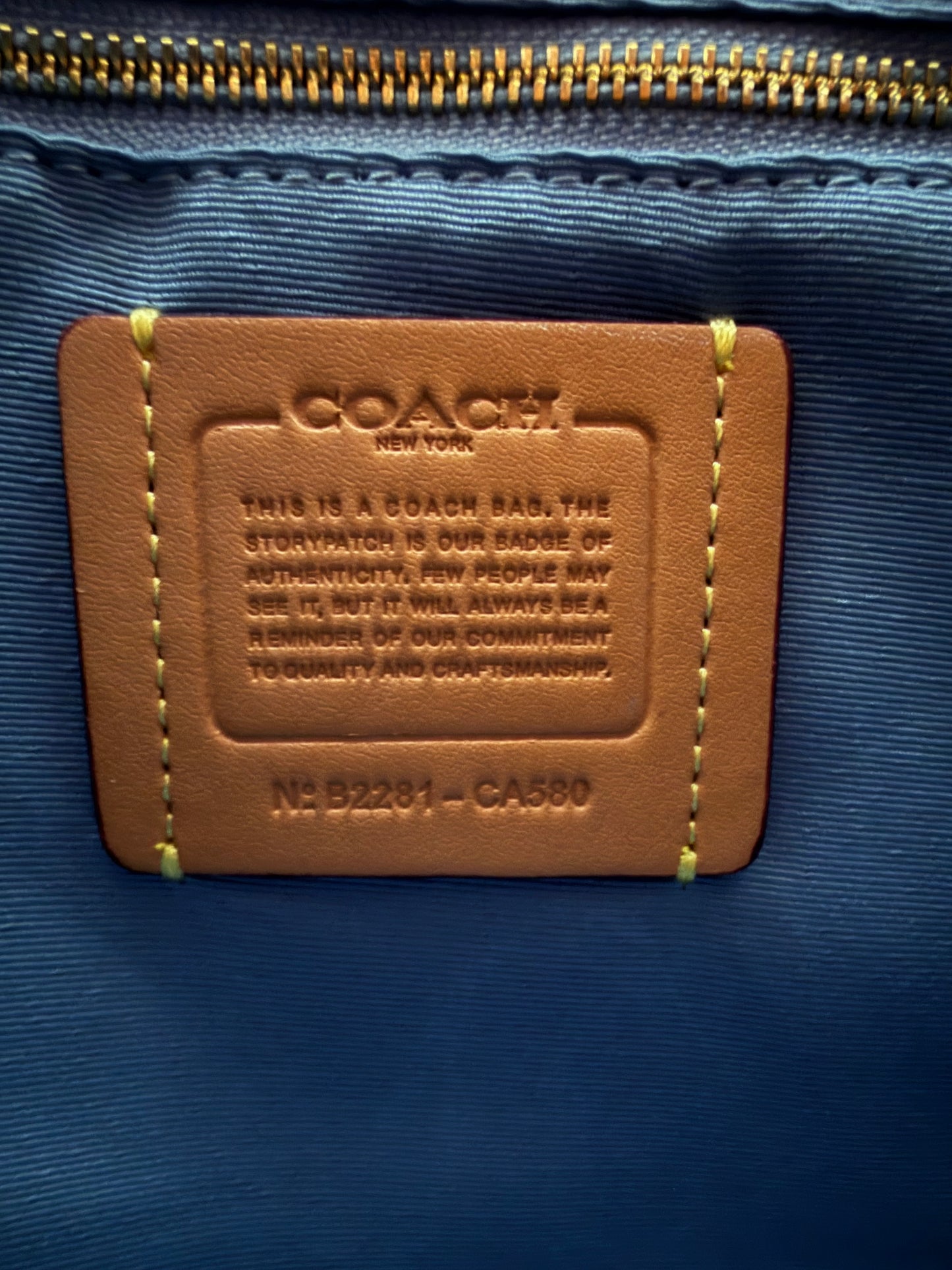 Coach Field Tote 22 en Signature Denim