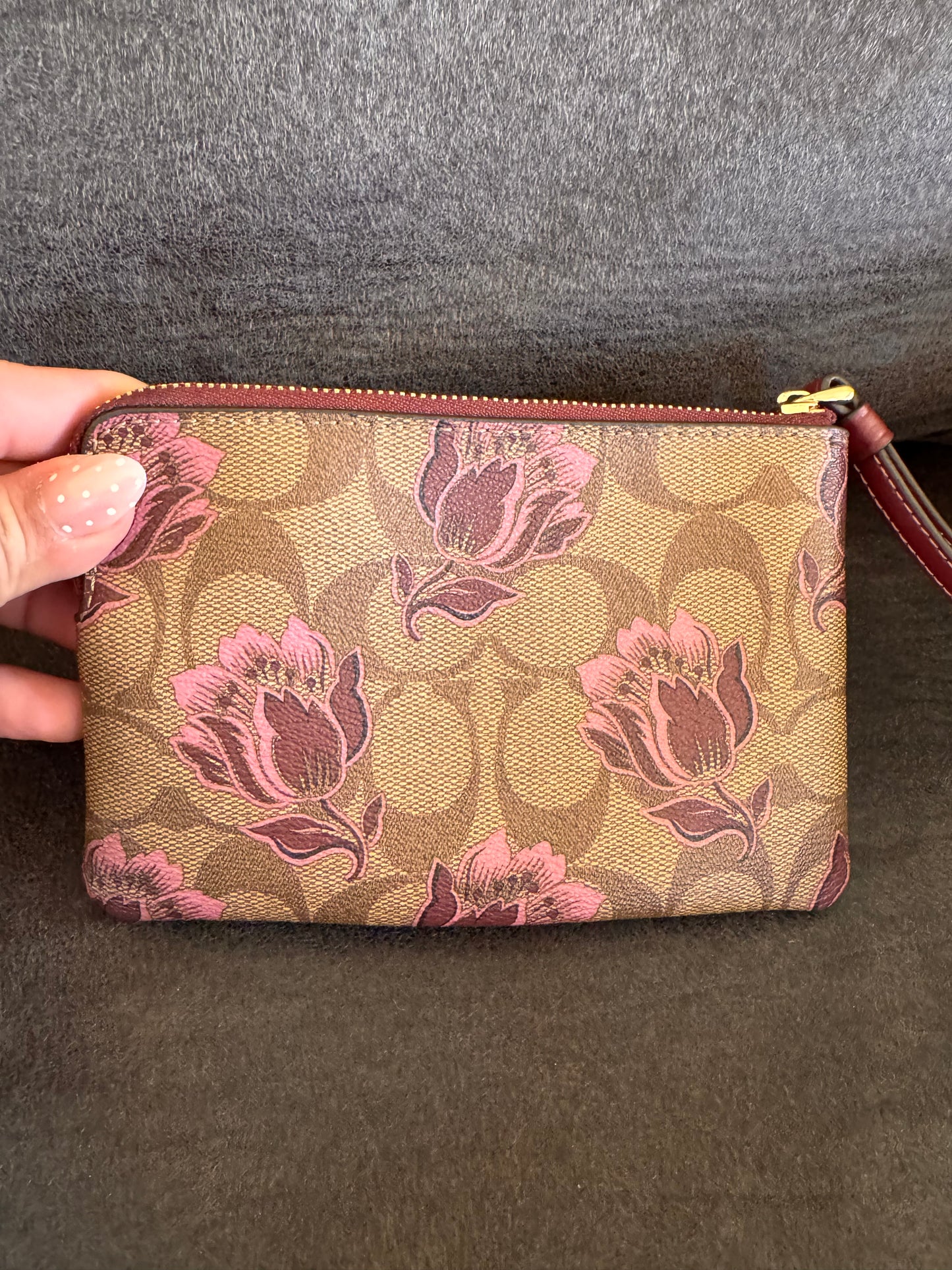 Coach Corner Zip Wristle