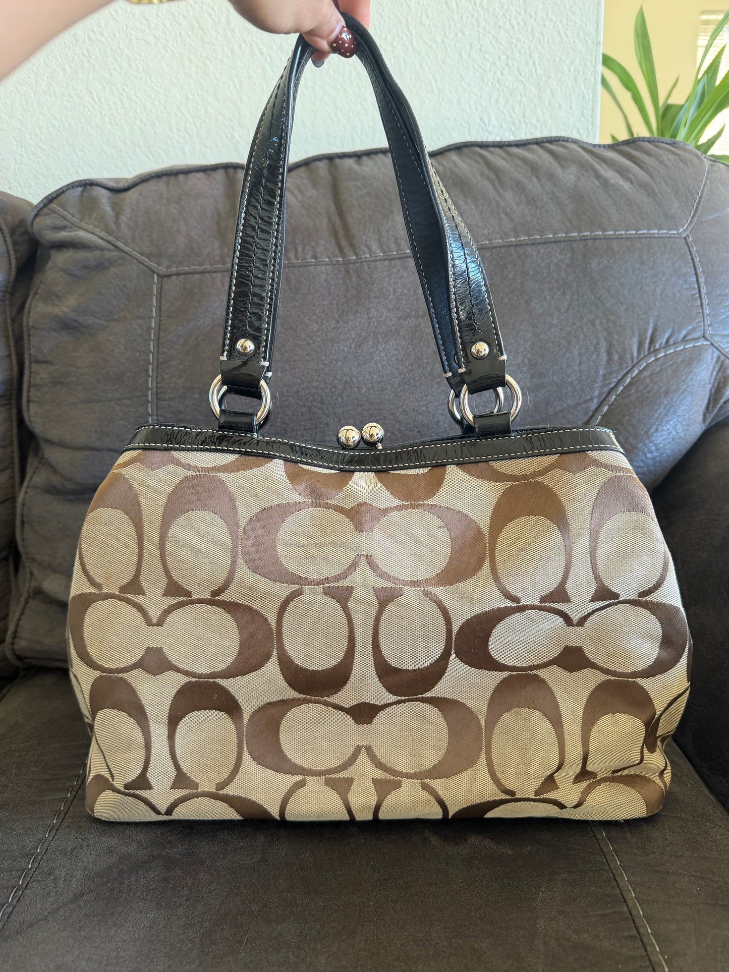 Coach Laura Signature