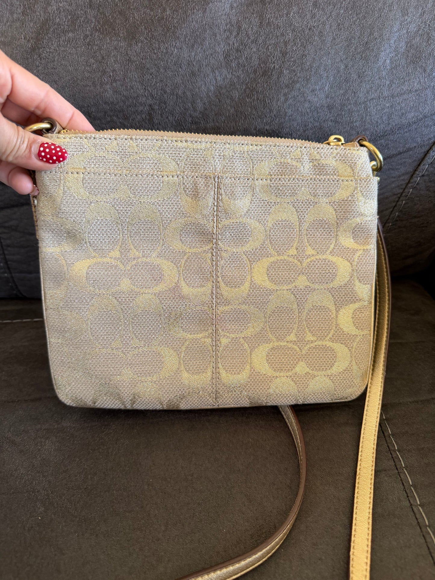 Coach Crossbody Triple Zipper Dorada